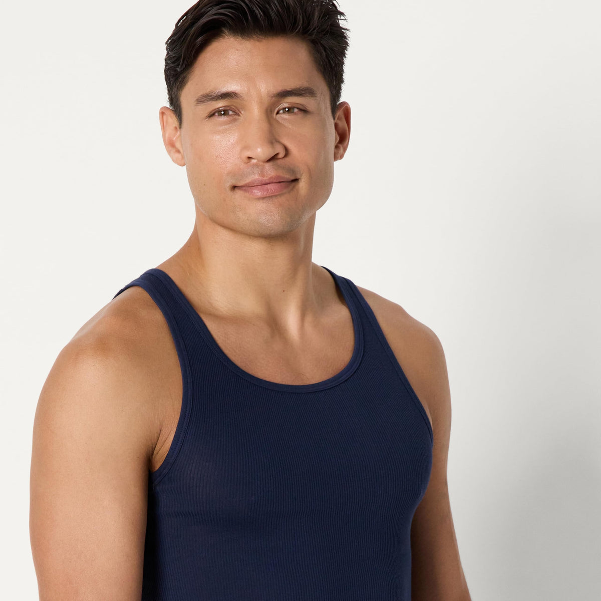 Amazon Essentials Men's Lightweight Breathable Cotton Slim Fit Tank Undershirts, Pack of 6
